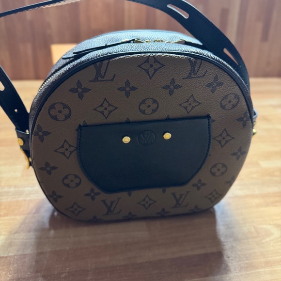 Tan/brown purse with box - Picture 10 of 15